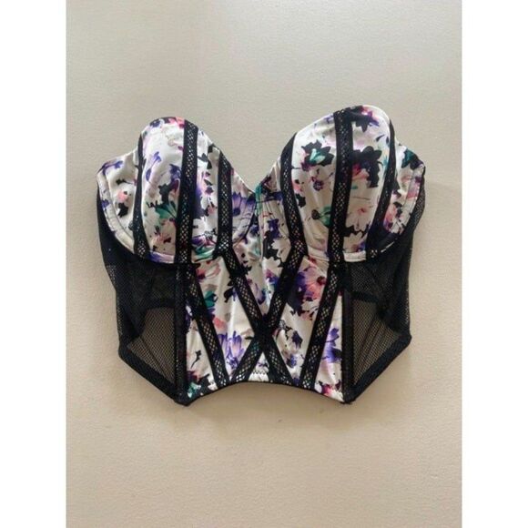 Victoria's Secret Corset (32 D) - Picture 3 of 7